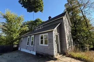 527 Cedar St NE, Grand Rapids, MI 49503 - Photo 3