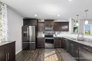 609 Tall Ridge Dr, Middleville, MI 49333 - Photo 9