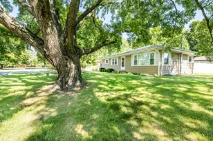 3215 Meade Ct, Saint Joseph, MI 49085 - Photo 3