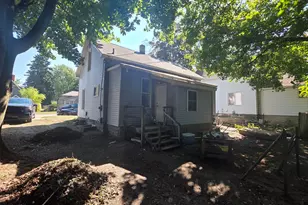 207 N Rath Ave, Ludington, MI 49431 - Photo 5