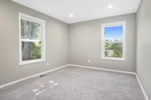 6044 Davison Rd, Burton, MI 48509 - Photo 21