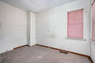 140 N Crystal Ave, Benton Harbor, MI 49022 - Photo 7