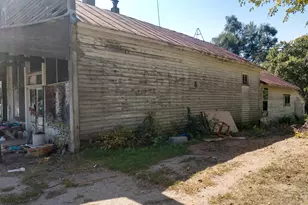 7518 S Crystal Rd, Marion City, MI 48811 - Photo 3