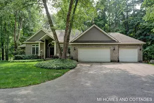 6393 Hidden Ponds Dr, Holland, MI 49423 - Photo 37