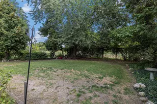 535 S Hubbard St, Westland, MI 48186 - Photo 19