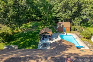 15843 Brucker St, Grand Haven, MI 49417 - Photo 3