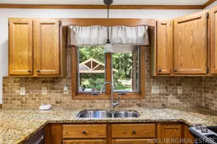 15843 Brucker St, Grand Haven, MI 49417 - Photo 13