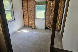 81 Taylor Ave, Battle Creek, MI 49037 - Photo 13