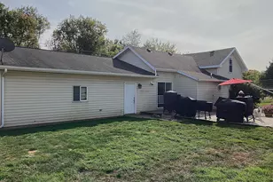 651 E Forest St, Edmore, MI 48829 - Photo 3