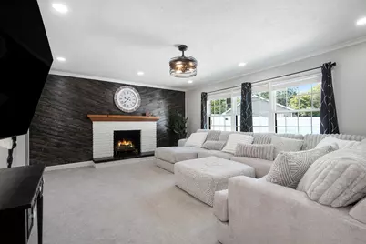 4085 Quainton Road, Norton Shores, MI 49441 - Photo 7