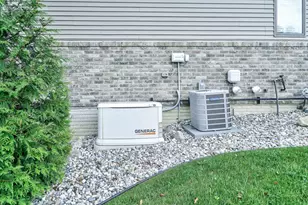 4274 Evergreen Rd, Adrian, MI 49221 - Photo 7