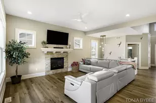 5565 Albright Ave SW, Wyoming, MI 49418 - Photo 13