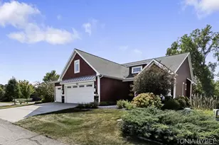 5565 Albright Ave SW, Wyoming, MI 49418 - Photo 3