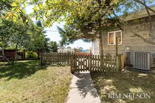 925 S Lake St, Whitehall, MI 49461 - Photo 9