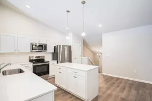 10029 Kearns Ct, Portage, MI 49024 - Photo 5