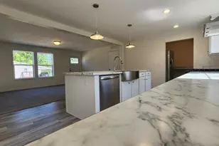 1176 Maple Leaf Ct, Charlotte, MI 48813 - Photo 5