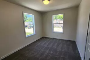 1176 Maple Leaf Ct, Charlotte, MI 48813 - Photo 17