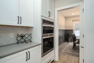 8303 Scots Pne Cir, Kalamazoo, MI 49009 - Photo 17