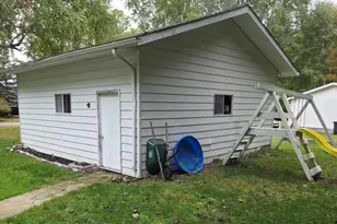 1060 Carmen Dr, Weidman, MI 48893 - Photo 17