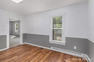 907 E Lincoln St, Mount Pleasant, MI 48858 - Photo 9