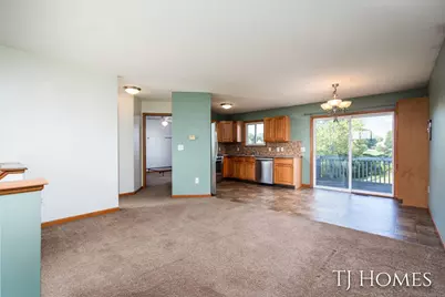 10525 Edgerton Avenue NE, Rockford, MI 49341 - Photo 13