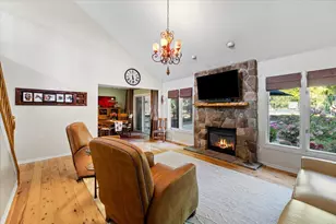 7691 Prairie Ct, Brighton, MI 48116 - Photo 11