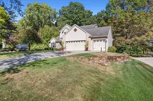 7691 Prairie Ct, Brighton, MI 48116 - Photo 7