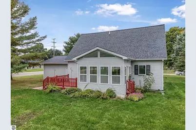 112 George Street, Cadillac, MI 49601 - Photo 7
