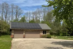 5557 N Territorial Rd, Ann Arbor, MI 48105 - Photo 3