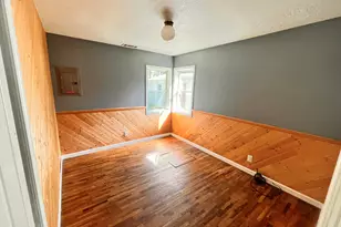 1130 Englewood Ave, Norton Shores, MI 49441 - Photo 13