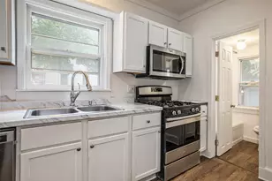 1054 Crosby St NW, Grand Rapids, MI 49504 - Photo 9