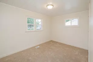 180 N Woodlawn Ave, Battle Creek, MI 49037 - Photo 13