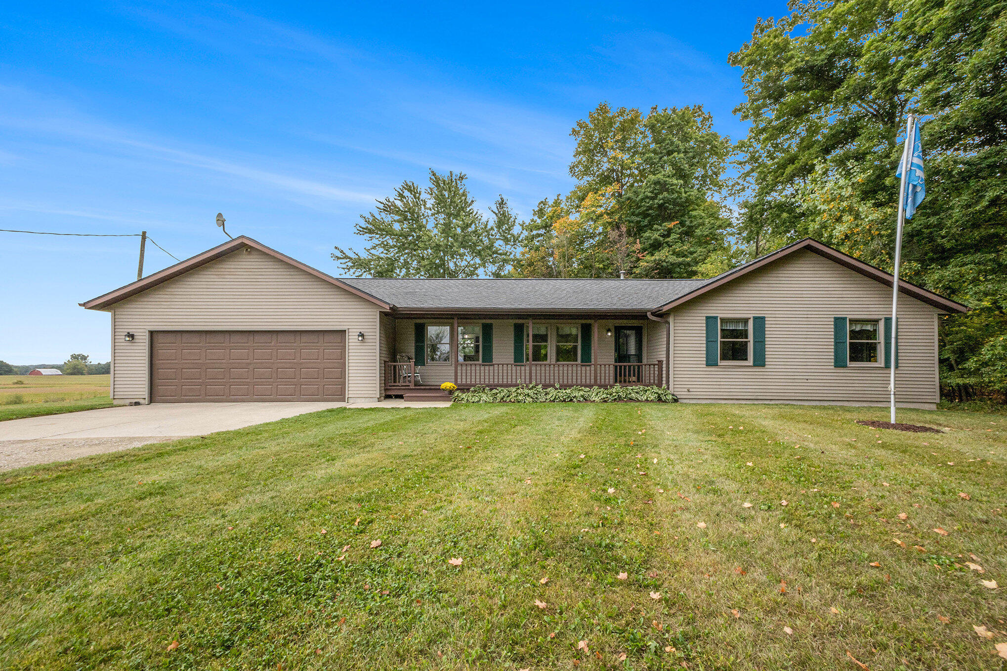 1800 E Vedder Rd, Lake Odessa, MI 48849 - MLS 25049507 - Coldwell Banker