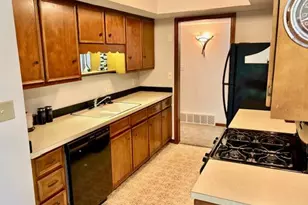 230 S State St, Zeeland, MI 49464 - Photo 23