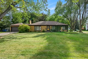 902 Coolidge Ave, Kalamazoo, MI 49006 - Photo 1