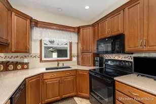 8105 Amber Crest Dr SW, Byron Center, MI 49315 - Photo 7