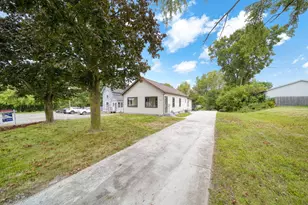 2718 Page Ave, Jackson, MI 49203 - Photo 1