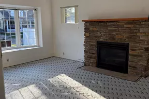 694 Colfax Ave, Benton Harbor, MI 49022 - Photo 9