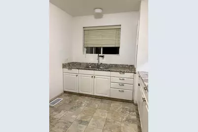 694 Colfax Avenue, Benton Harbor, MI 49022 - Photo 11