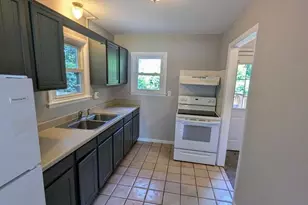 2211 Roseland Ave, Kalamazoo, MI 49001 - Photo 7