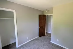 2211 Roseland Ave, Kalamazoo, MI 49001 - Photo 9