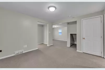 56733 Grand River Avenue, New Hudson, MI 48165 - Photo 13