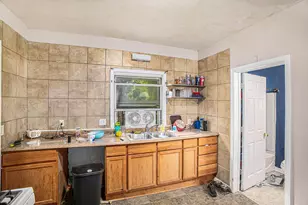 831 Vine St, Lansing, MI 48912 - Photo 11