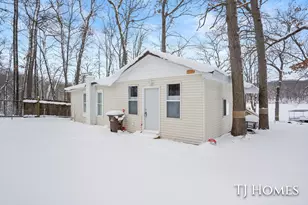 6048 Stewart Woods Dr, Delton, MI 49046 - Photo 39