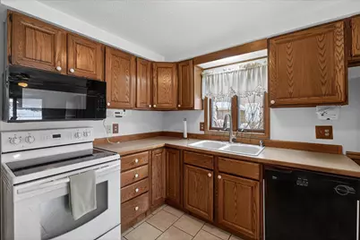 1375 Woodland Beach, Battle Creek, MI 49014 - Photo 7