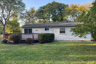 7 Metroview Ct, Ann Arbor, MI 48108 - Photo 5