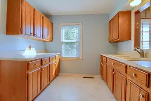 3389 Beaumont Ave, Ann Arbor, MI 48105 - Photo 11