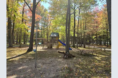 174 Sandy Oak Boulevard #174, Houghton Lake, MI 48629 - Photo 5