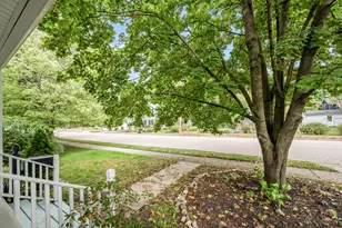 414 N Jefferson St, Lowell, MI 49331 - Photo 29