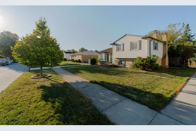 22244 Birch Street, Woodhaven, MI 48183 - Photo 3